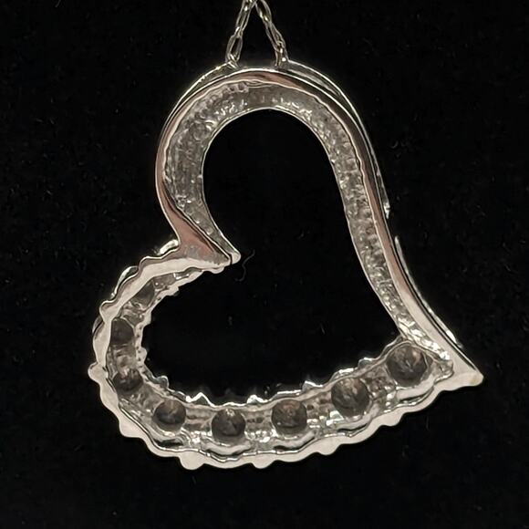 10k White Gold and Diamond Heart Dainty Pendant Chain Necklace JTW 22.25in 1.58g - Picture 3 of 6